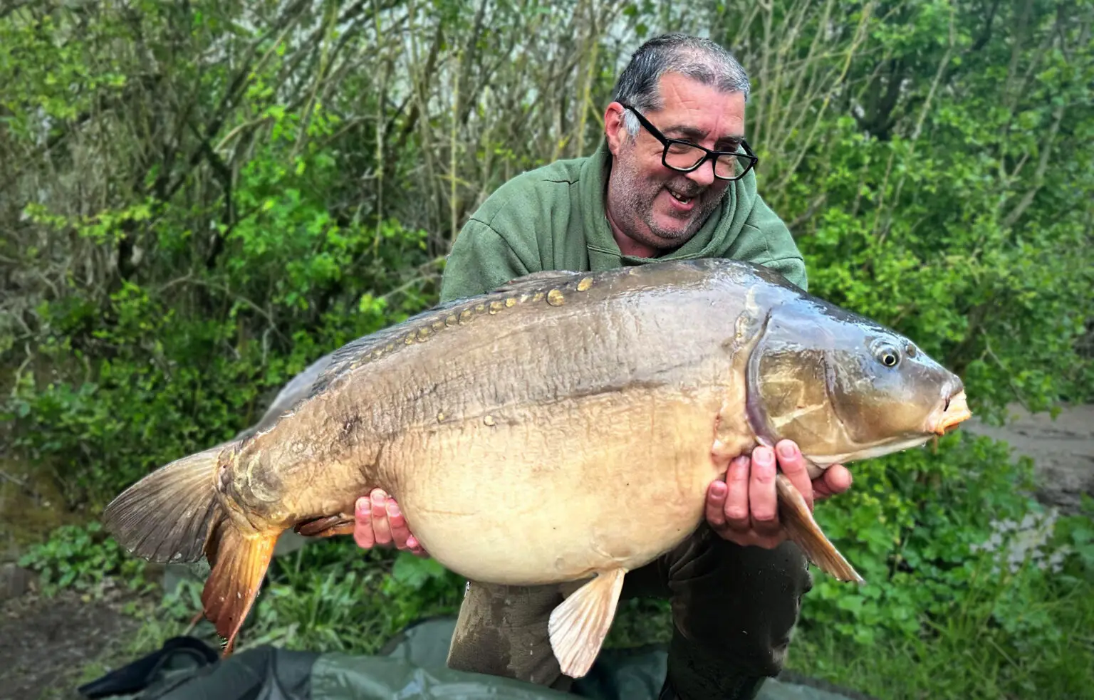 Minty with a new lake record from an extraordinary session