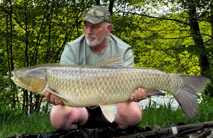Pete with a 32:lb grass carp