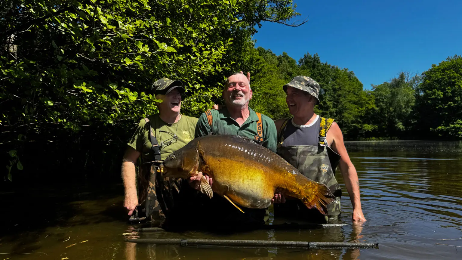 Pete with his new PB 61:8lb mirror
