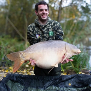 Enjoy some fantastic fishing in the tranquil setting of the Champagne region of France at Petit Pretre Lakes
