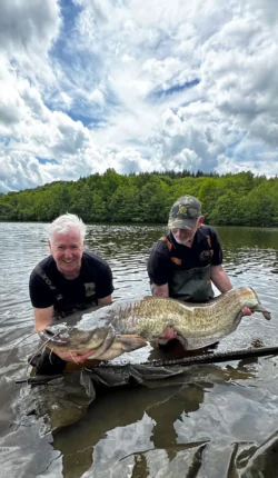 First fish of the session - 101:14lb cat First fish of the session - 101:14lb cat