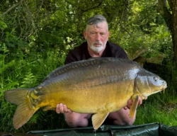 46:14lb mirror for Pete from Pleasure Lake limoges